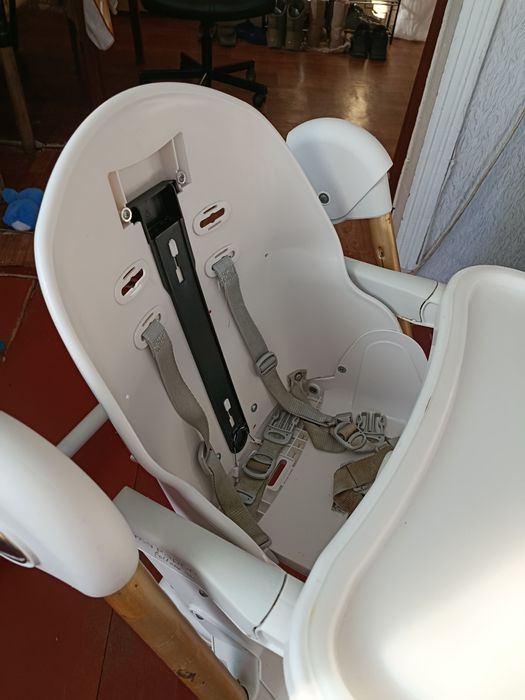 Стільчик для годування