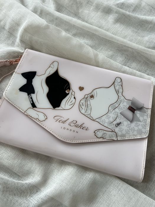 Новий клатч із бульдожками від Ted Baker
