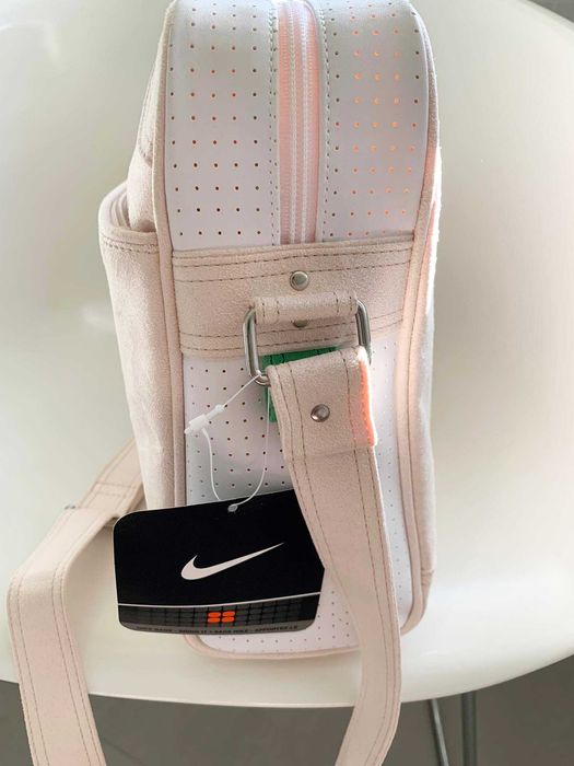 Mala tiracolo NIKE. Nova (com etiqueta)
