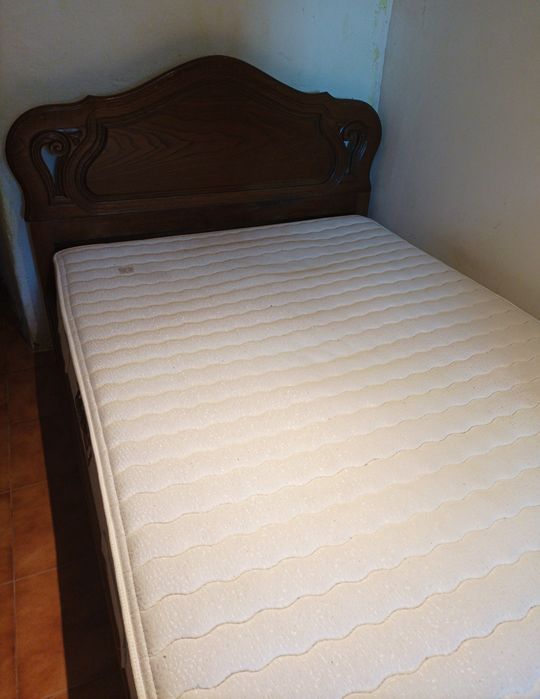 Cama completa de corpo e meio/ casal