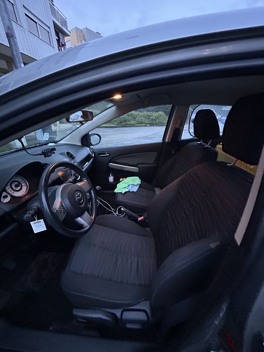 Mazda 2 anos 2009
