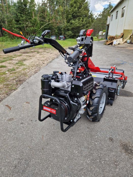 Motocultivador 10cv com Triturador Martelos 70 cm