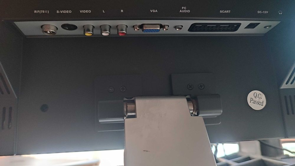 Computer and TV Monitor64285996882305122