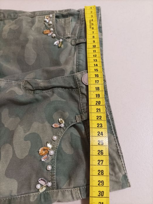 Calções para Menina em padrão Militar marca Mayoral (6 anos)