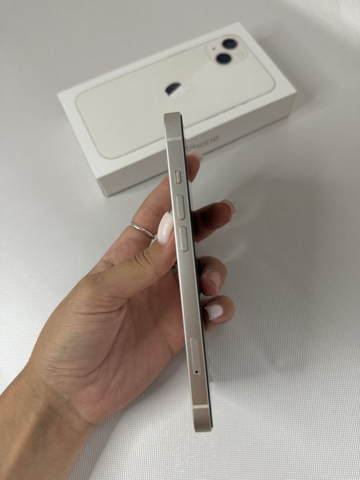 Продам IPhone 13