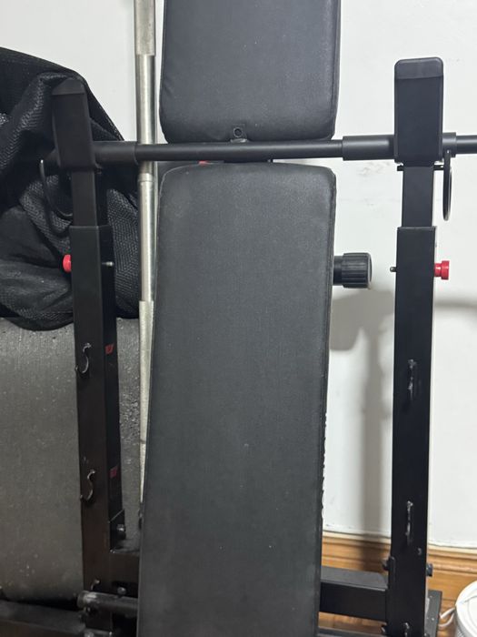 Maquina de treino, banco de supino com barra olimpica + 150 kilos