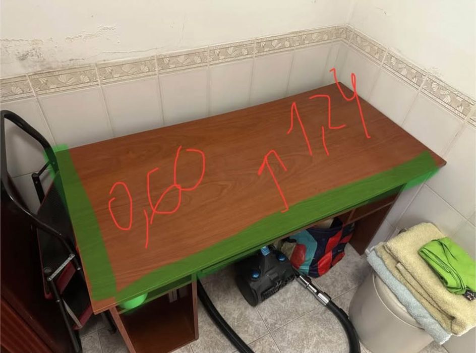 Secretária em Madeira – Espaçosa e Funcional