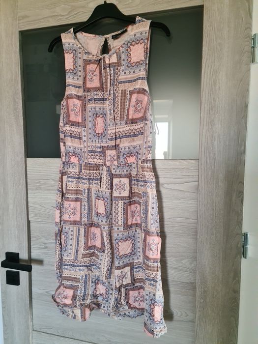 Letnia sukienka we wzory, rozmiar S