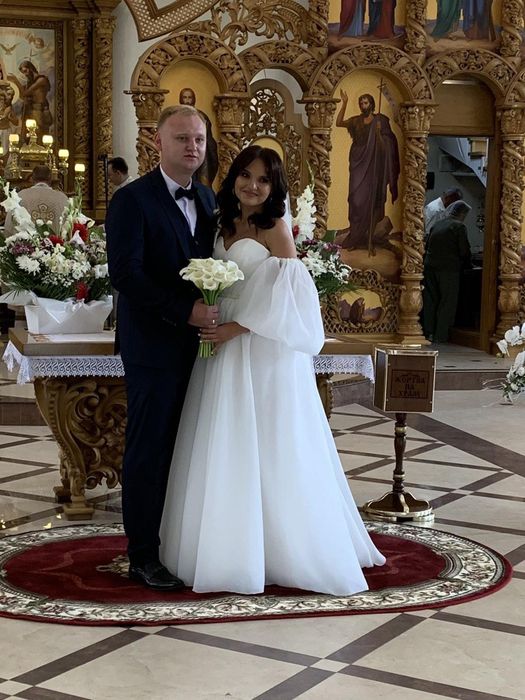 Продам весільну сукню! В ідеальному стані!
Весільний салон: WOW SOFI