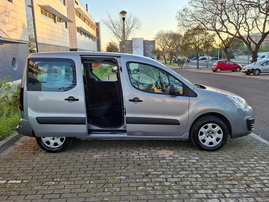 Peugeot Partner 1.6 HDi 100CV 5 Lugares (Aceito Retoma)