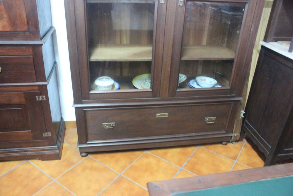 Louceiro em mogno, peça nova embora fabricada ha 20 anos