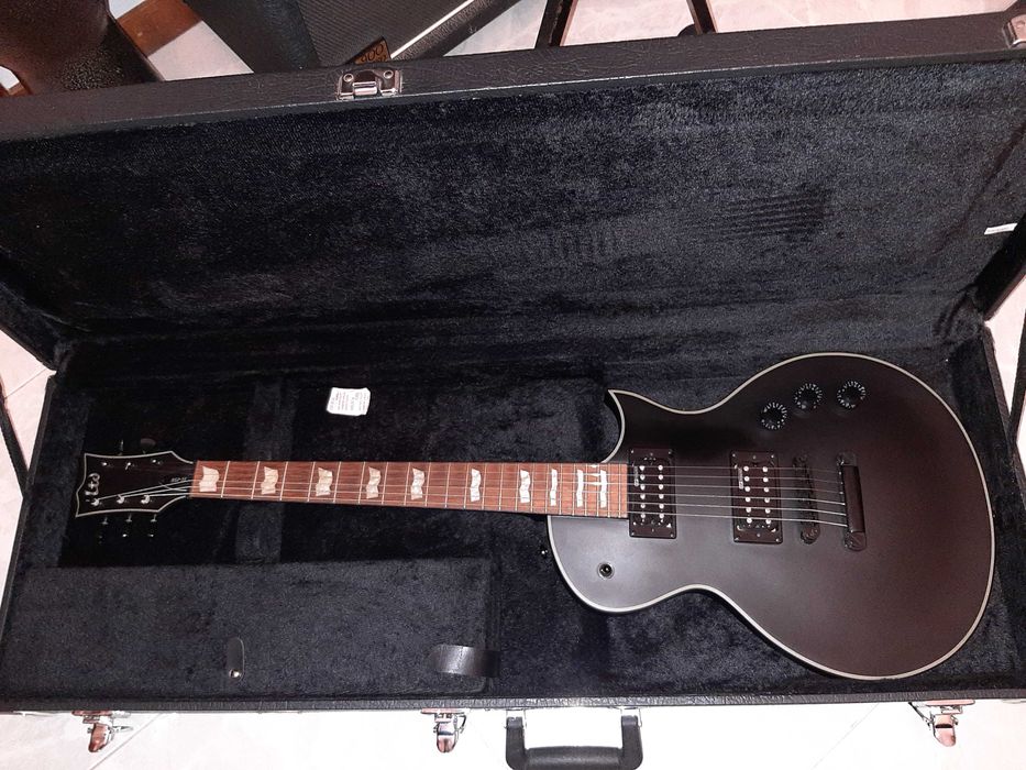 Guitarra ESP LTD EC-256 Black Satin + estojo hardcase