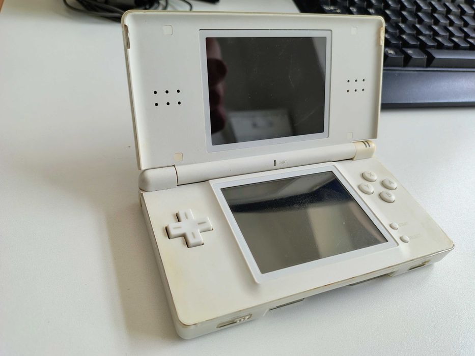 Konsola Nintendo DS Lite