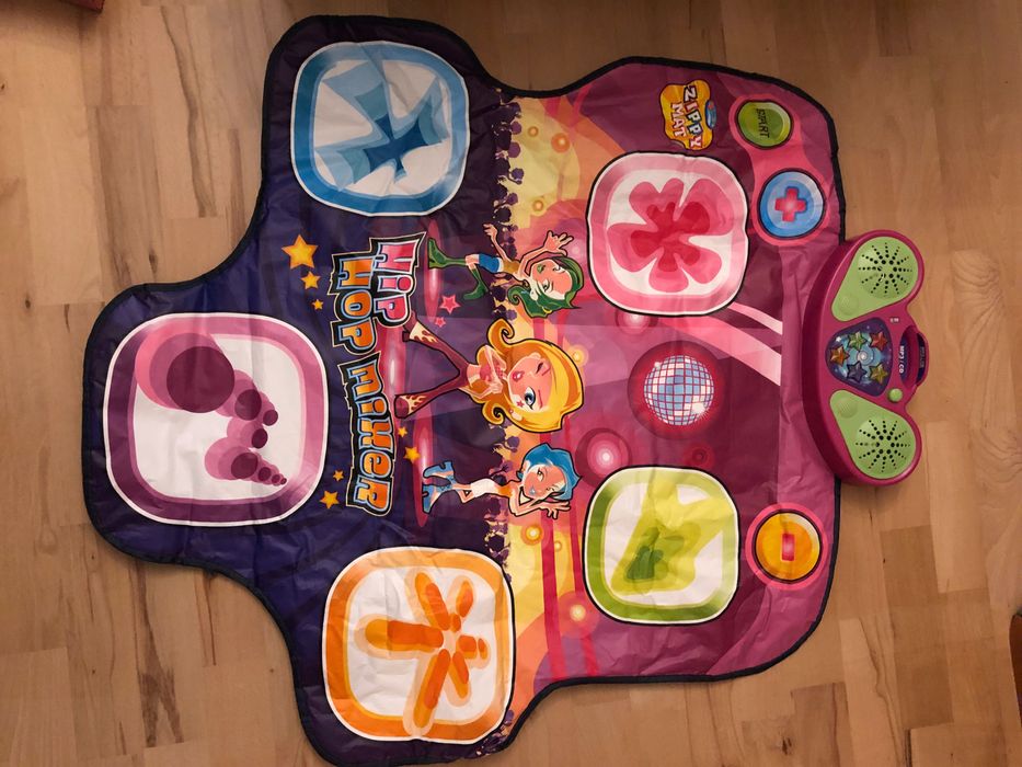 Dance mixer playmate Smiki