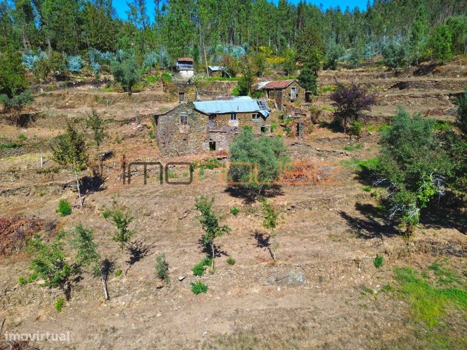 Quinta Isolada com Margem de Rio e Potencial de Eco-Retiro - Arouca