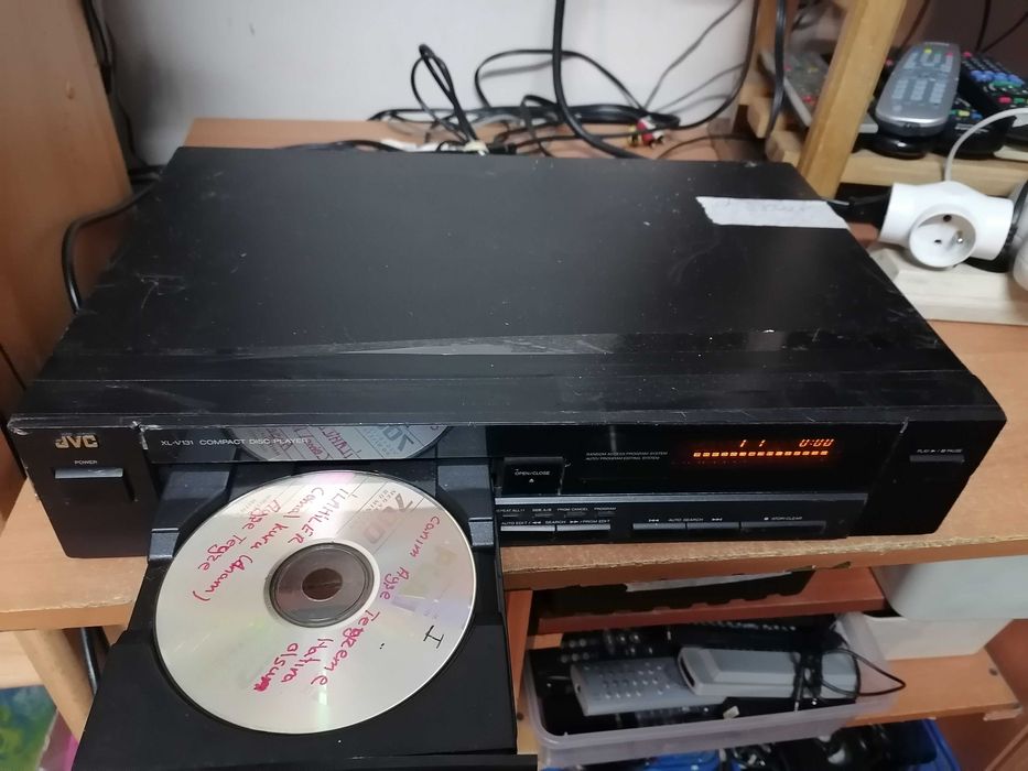 Odtwarzacz CD JVC XL-V131BK