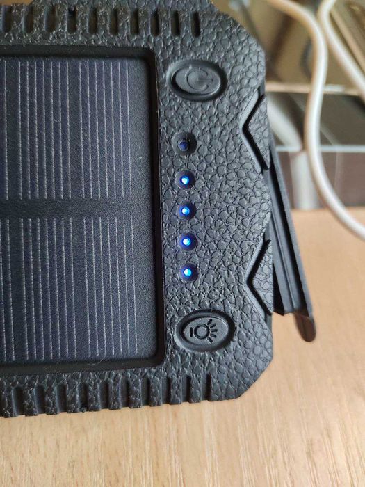Повербанк солнечная батарея 20 000 мА·ч / Повербанк підкурювач