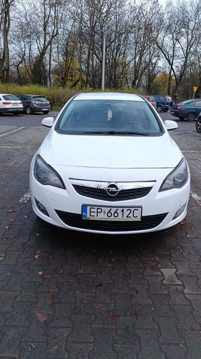 Opel astra J - sprawny