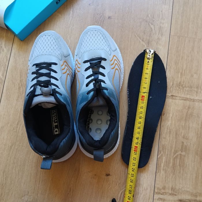 Кроссовки на мальчика р 36