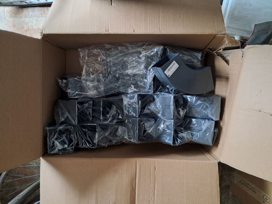 Sprzedam kolano rynny spustowej kwadratowej 80x80 galeco.