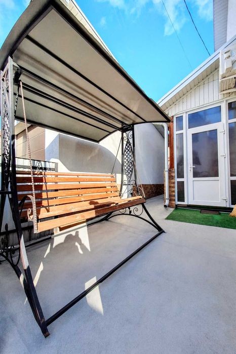 Здається 4-х кімнатний БУДИНОК в ЦЕНТРІ міста р-н вул. ГЕРОЇВ МАЙДАНУ.