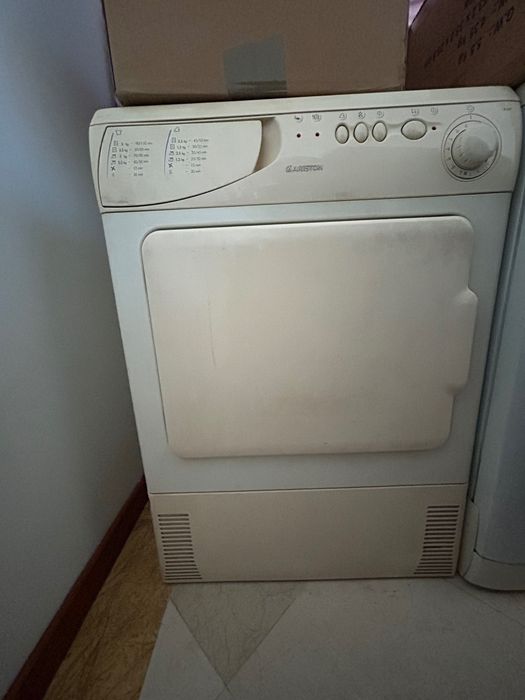 Máquina de secar roupa