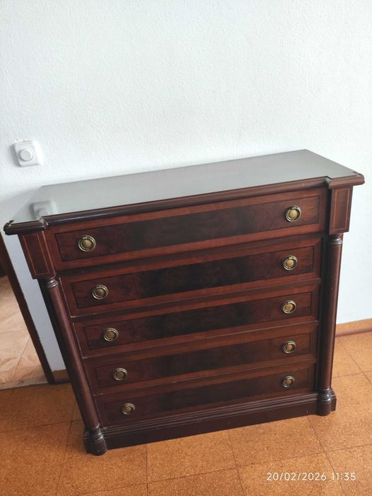 Cómoda de Madeira com 5 Gavetas – Excelente Estado!