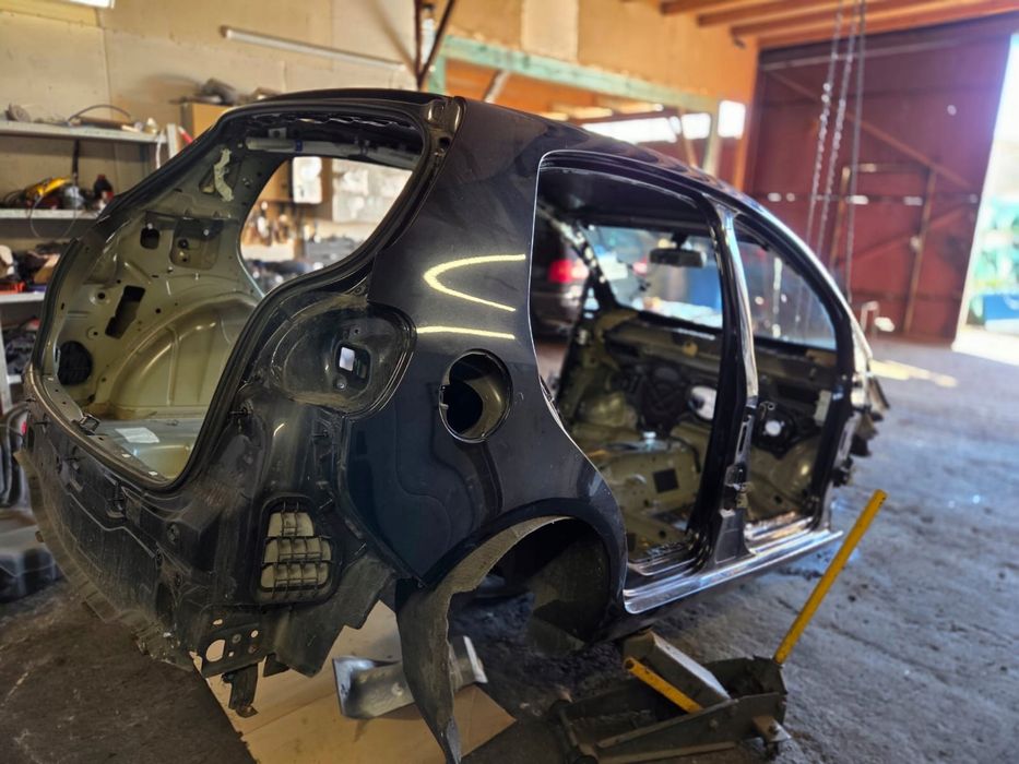 ćwiartka tył tylna prawa lc9x vw golf v plus