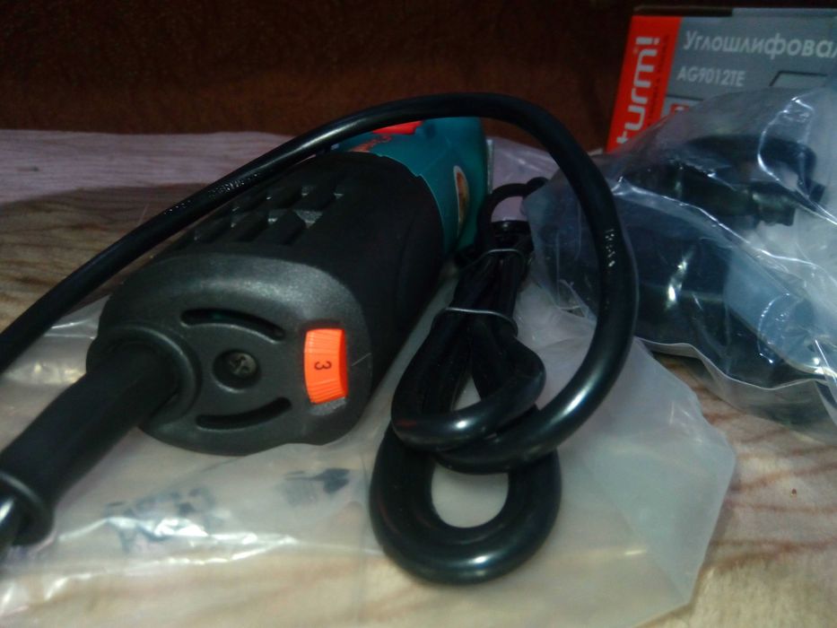 Болгарка Strum AG9012TE