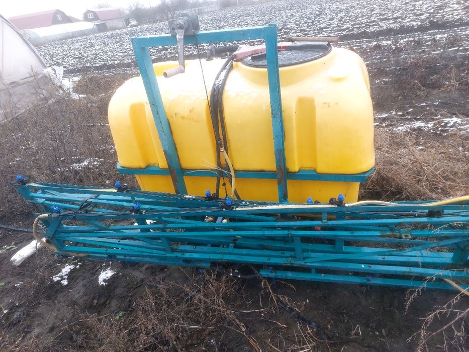 Оприскувач  тракторний