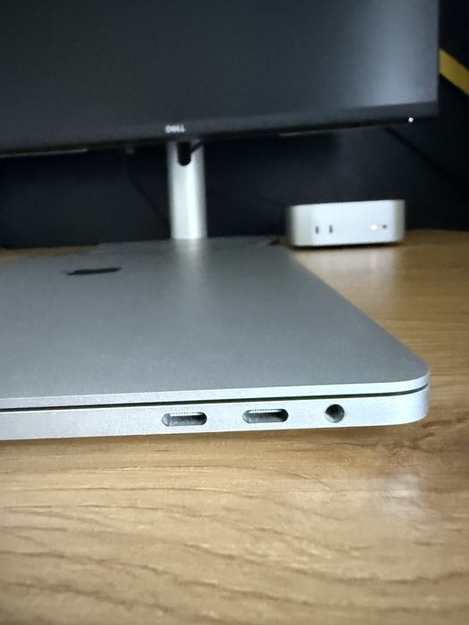 Apple MacBook Pro 15” (2017)