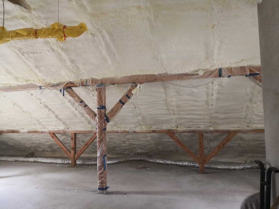 Ocieplenie pianą PUR – izolacje natryskowe,ocieplenia, solidna firma