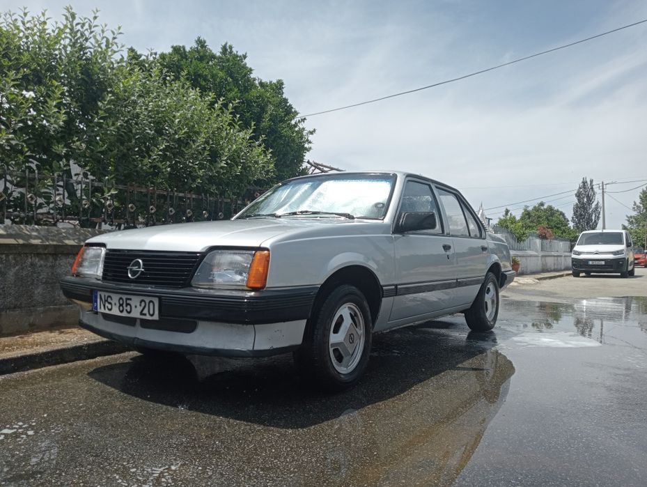 Opel Ascona 1.3cc Ano 1983 foto 3