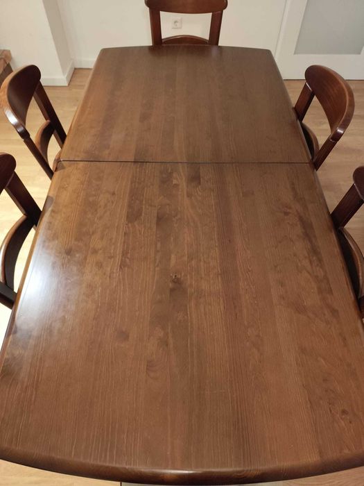 Mesa e Aparador de sala