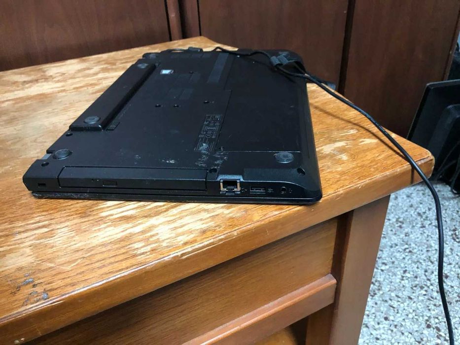 Lenovo ThinkPad E570 15.6" i5-6200U 8gb 500gb акб 89%