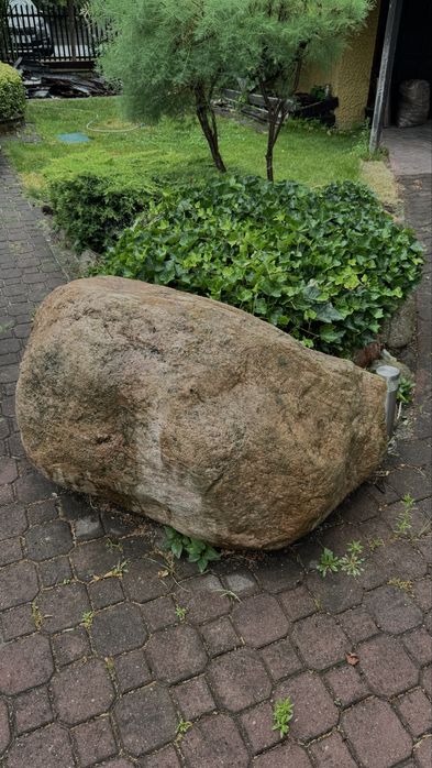 Oddam kamień, waga ponad tona