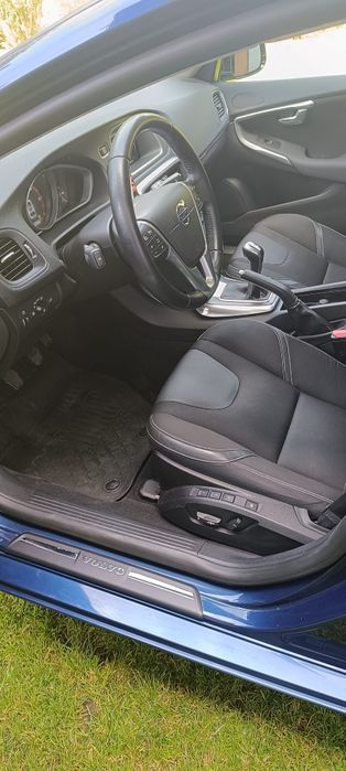 Volvo V40 hatchback rok 2015 Ocean Race