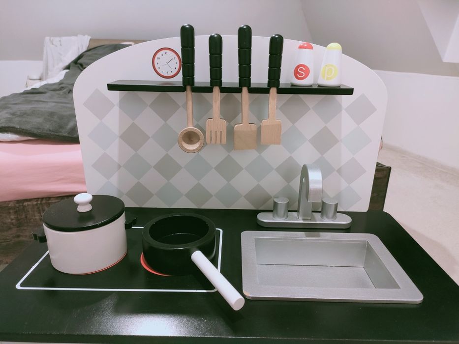 Kuchnia drewniana dla dzieci