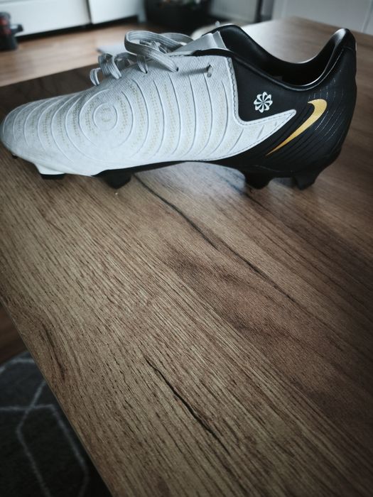 Buty piłkarskie Lanki