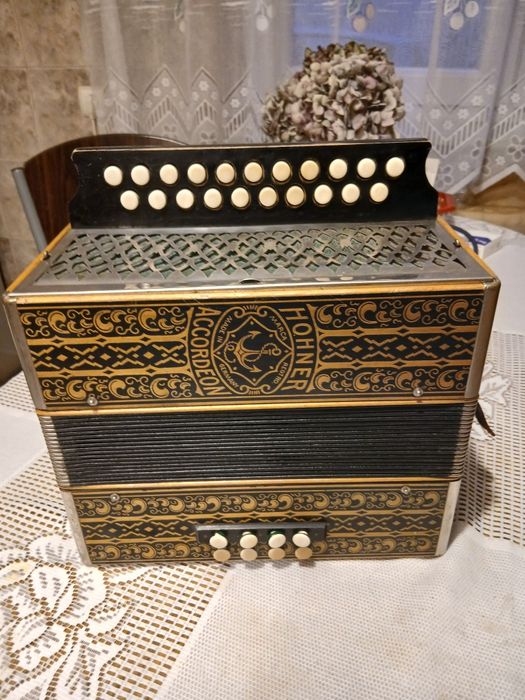 Akordeon guzikowy Hohner 8 bas