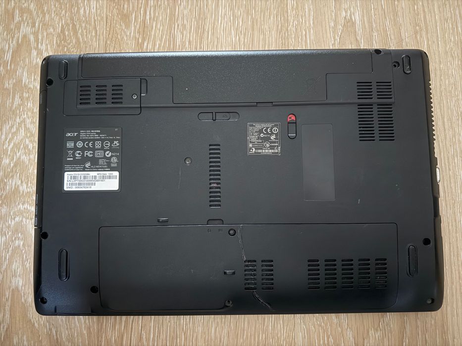 Ноутбук Acer Aspire 5741 працює -ОПИС