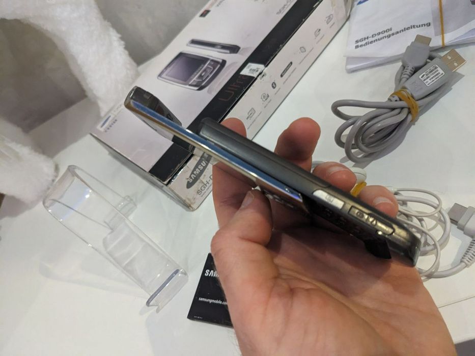 Мобильный телефон Samsung SGH-D900i в полном комплекте идеальный: 1 560 ...