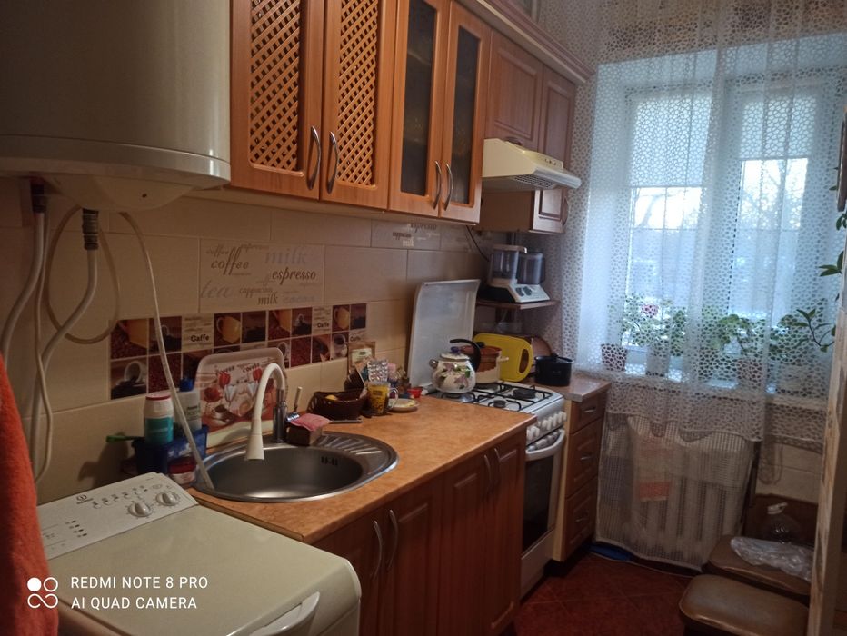 Продам 2-і кімнати на Коростишівській