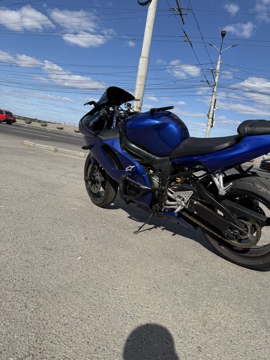Продається мотоцикл Yamaha R6: Потужність та стиль в одному!