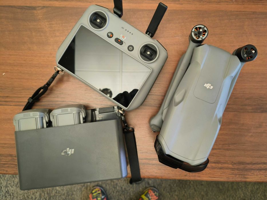 DJI Air 3 Drron mało używany 3 baterie