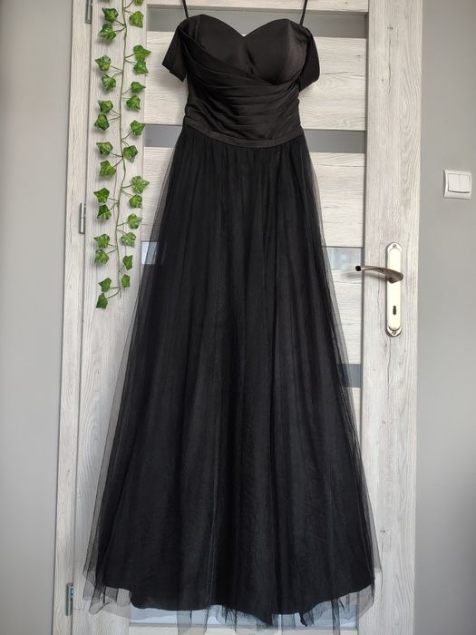 Piękna suknia wieczorowa, na studniówkę, półmetek, wesele. rozm. 38 M