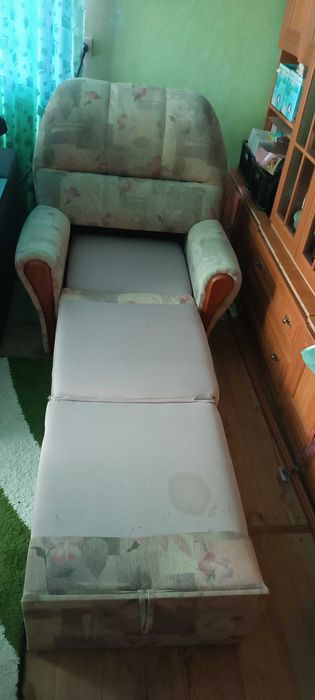 Розкладне крісло-ліжко