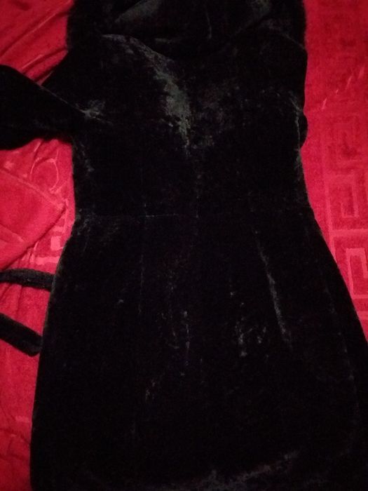 Продам натуральную женскую шубу из мутона размер 46-48