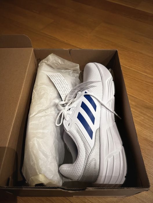 Sapatilhas adidas novas