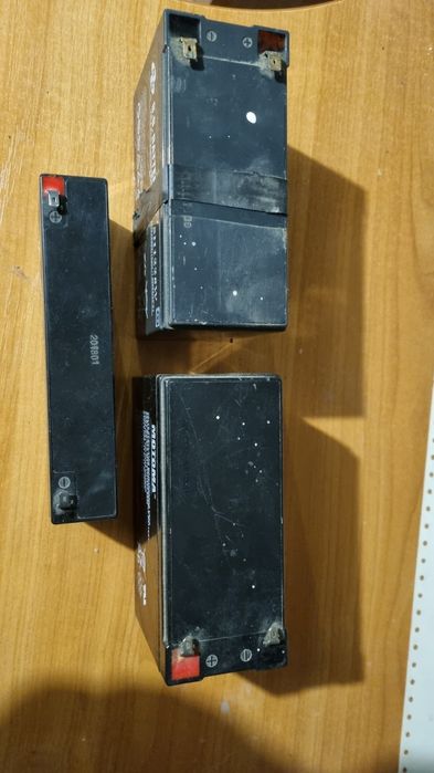 Аккумулятор  б.у на запчасти цена за все